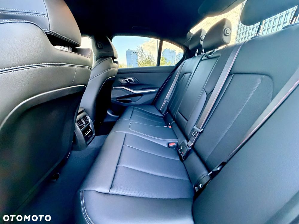 BMW Seria 3 330i xDrive - 8