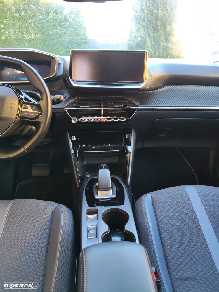Peugeot e-2008 Allure Pack - 25