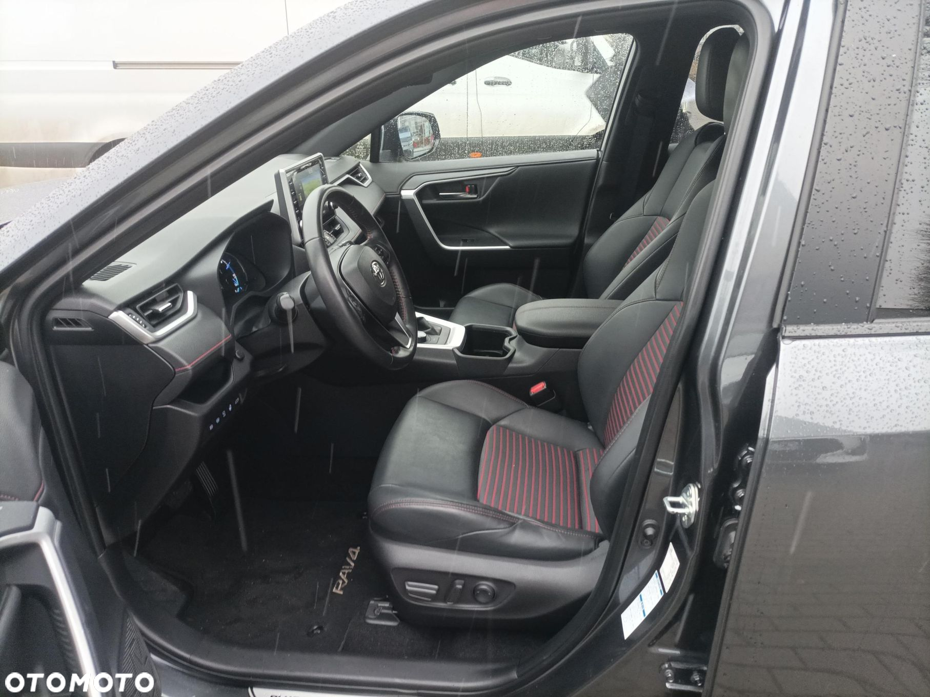 Toyota RAV4 - 16