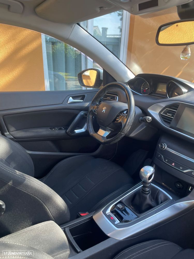Peugeot 308 1.6 e-HDi Allure - 4