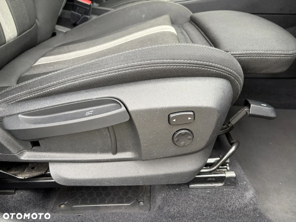 BMW Seria 2 220i Sport-Aut Sport Line - 23