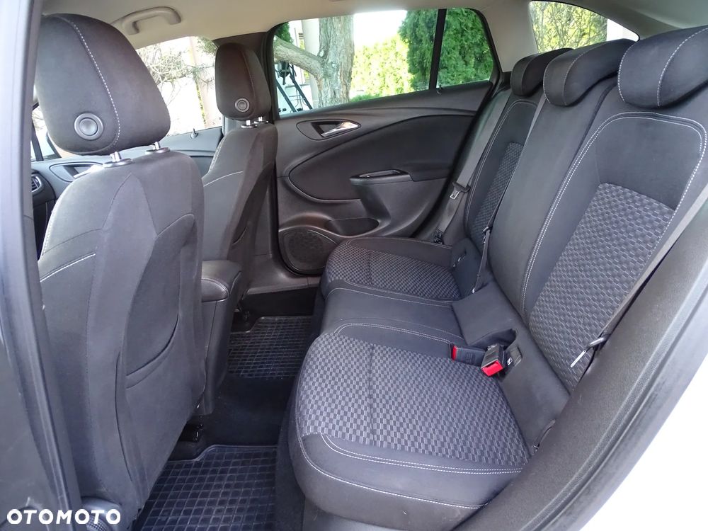 Opel Astra 1.6 D Start/Stop Automatik Innovation - 16