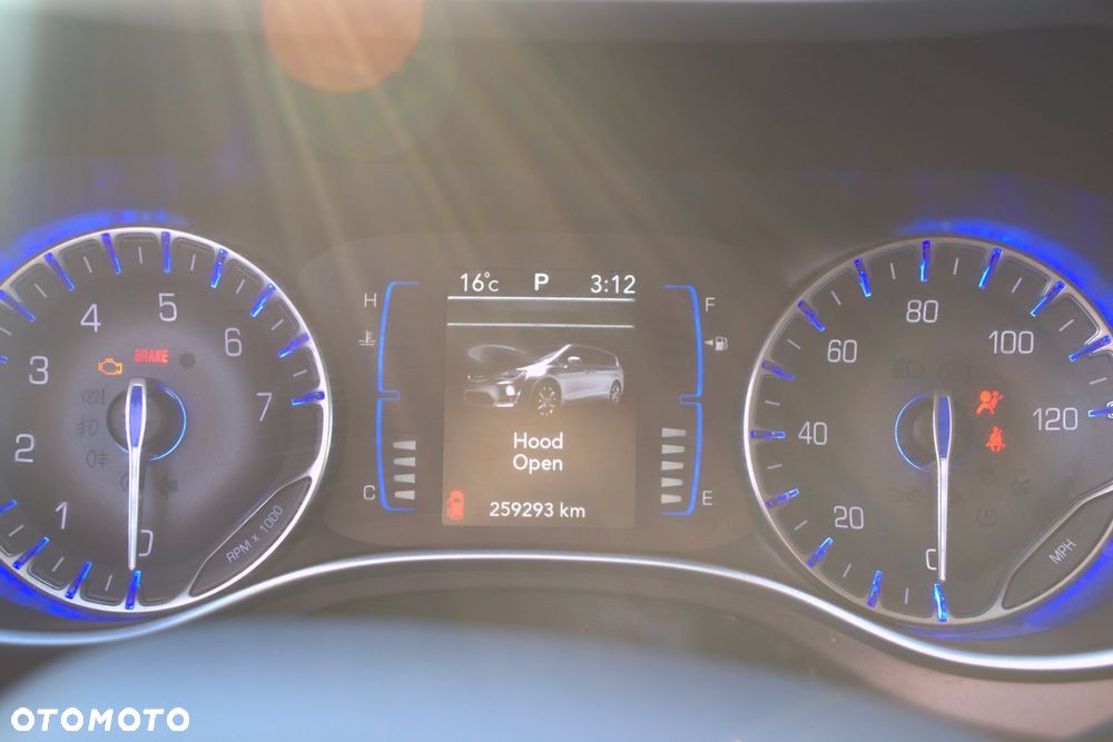 Chrysler Pacifica - 7