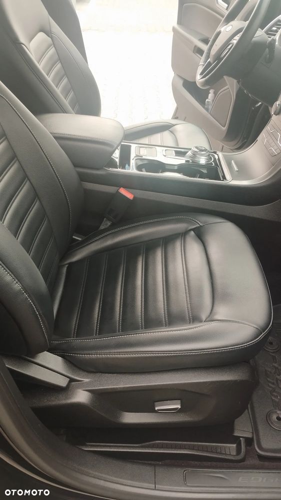 Ford Edge - 32
