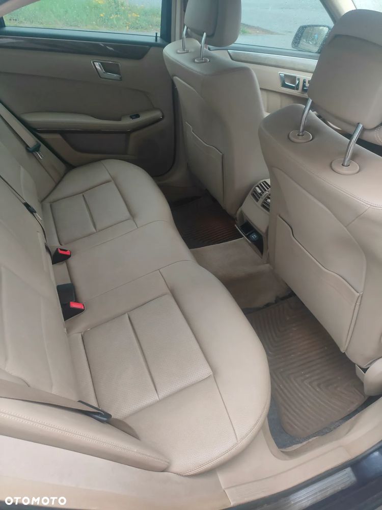 Mercedes-Benz Klasa E 350 4Matic 7G-TRONIC - 7