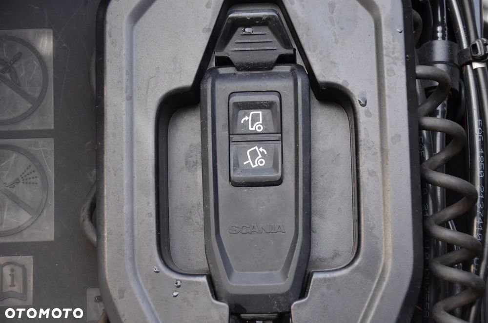 Scania R 580 / V8 / 4 PODUSZKI / KLIMA P. / NAVI /FULL LED / ACC / 7410 - 15