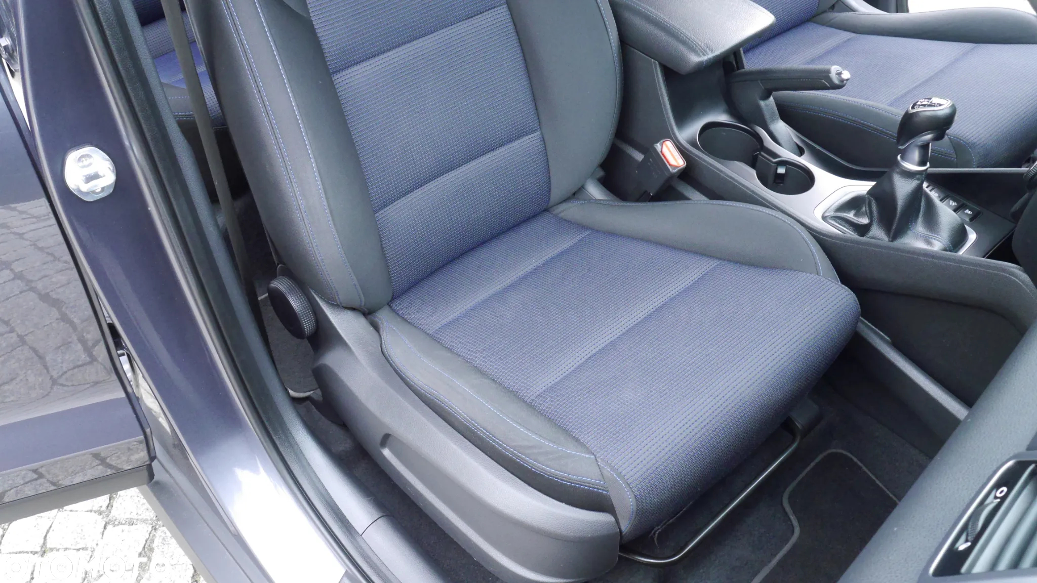 Hyundai Tucson blue 1.7 CRDi 2WD Style - 32