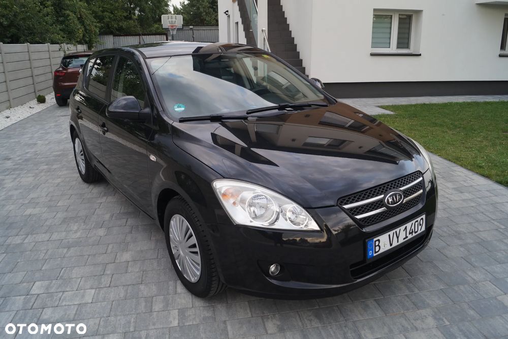 Kia Ceed - 4