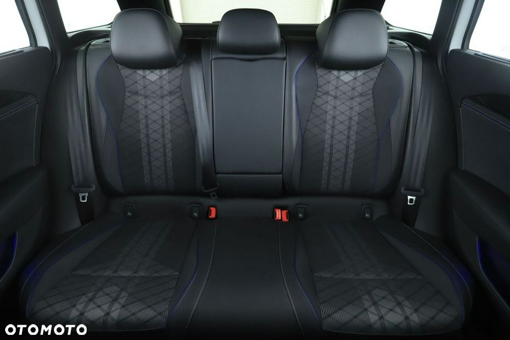 Volkswagen Passat Variant 2.0 TDI SCR 4Mot R-Line DSG - 18