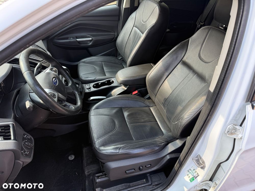 Ford Kuga 2.0 TDCi 4x4 Titanium - 20