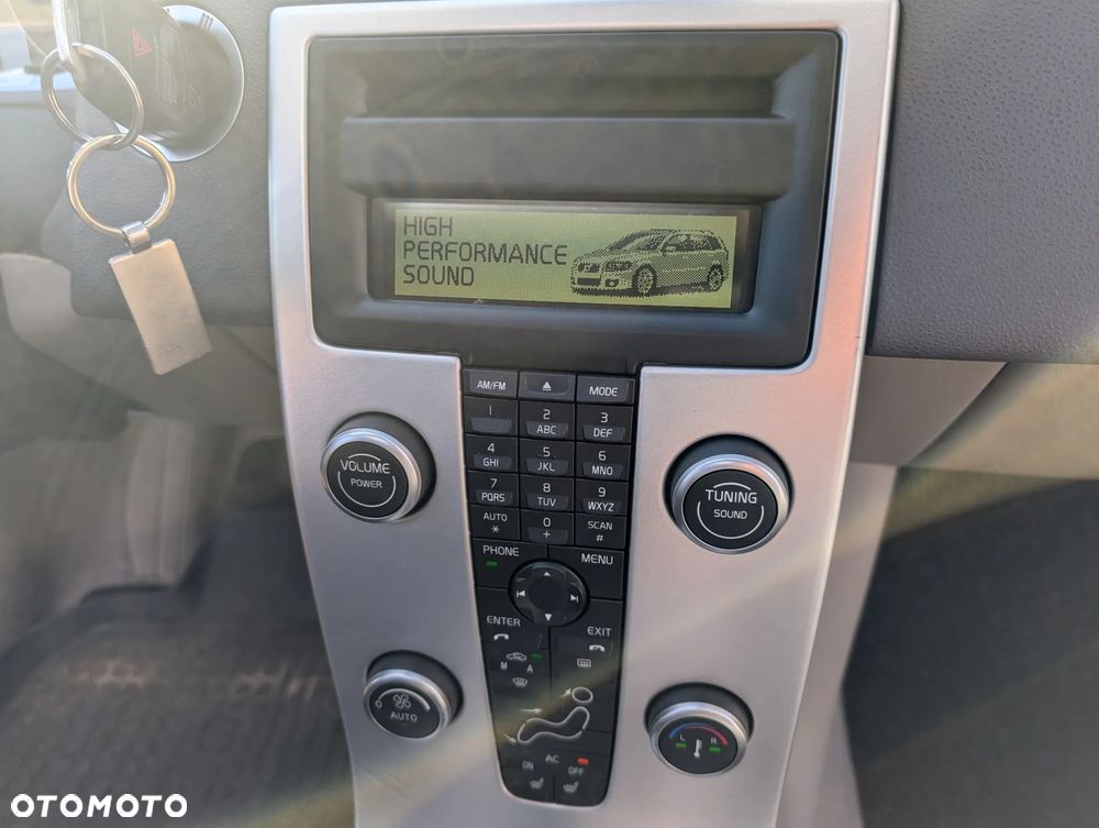 Volvo V50 D5 Momentum - 10