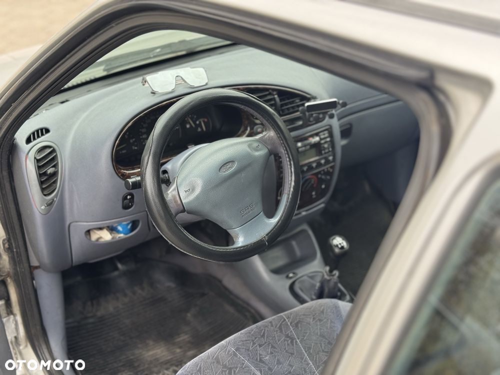 Ford Fiesta - 4