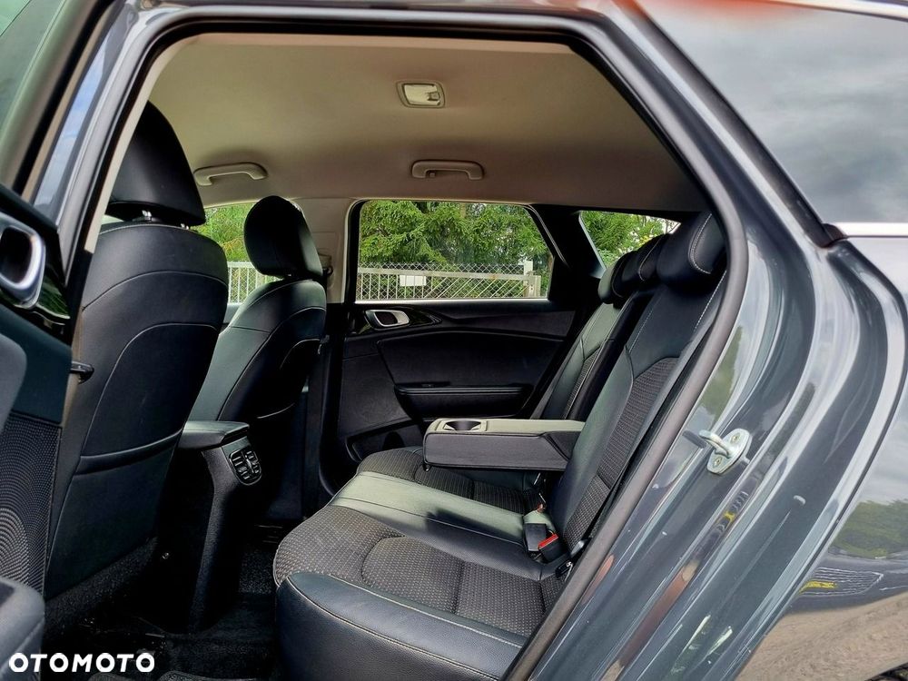 Kia Ceed 1.6 CRDi Spirit - 10