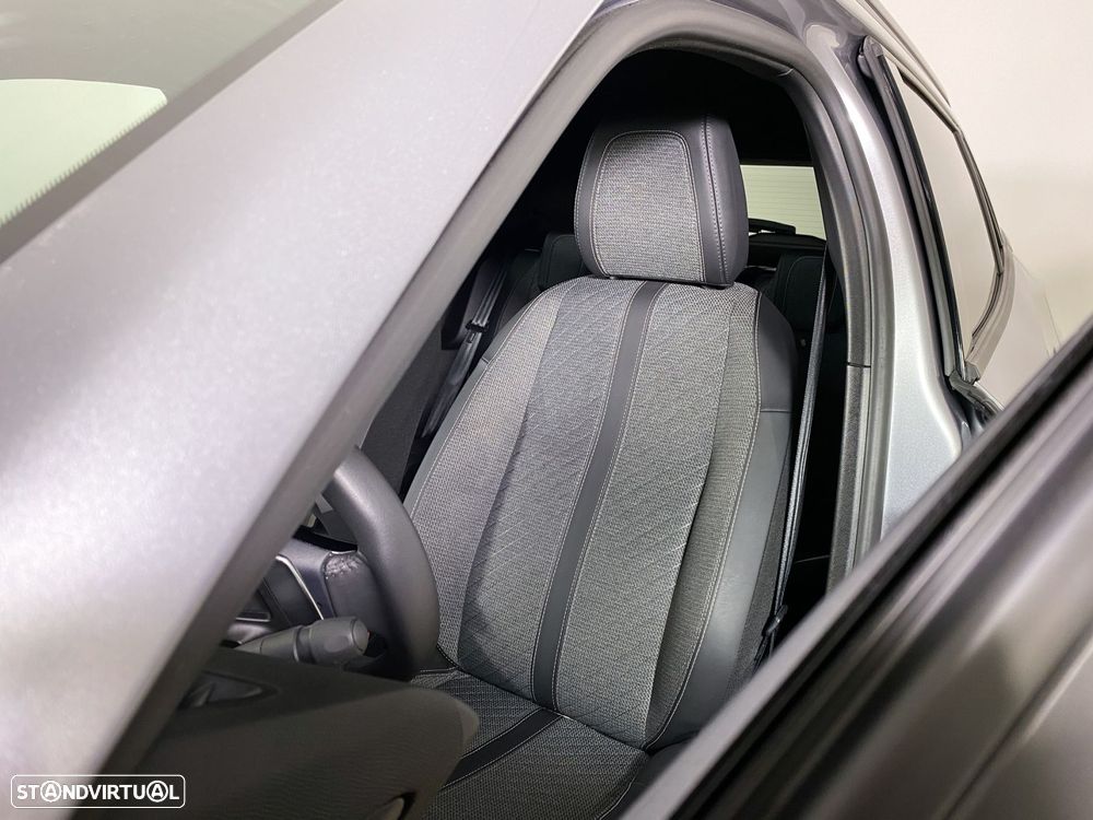 Peugeot 2008 1.2 Hybrid Allure e-DCS6 - 19