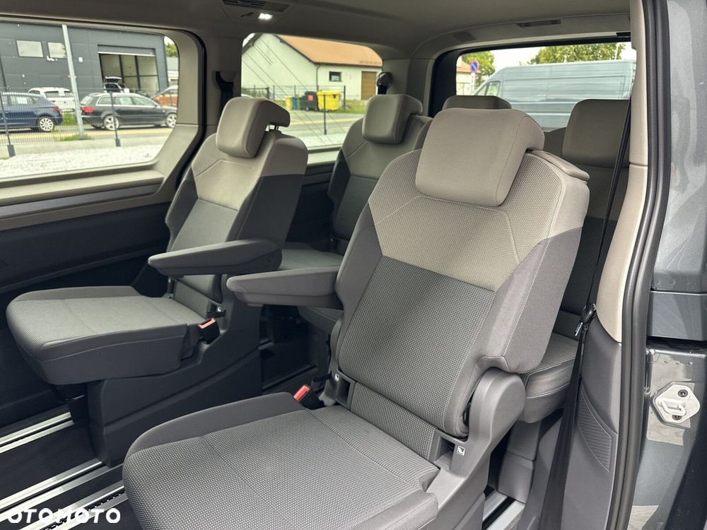 Volkswagen Multivan - 16