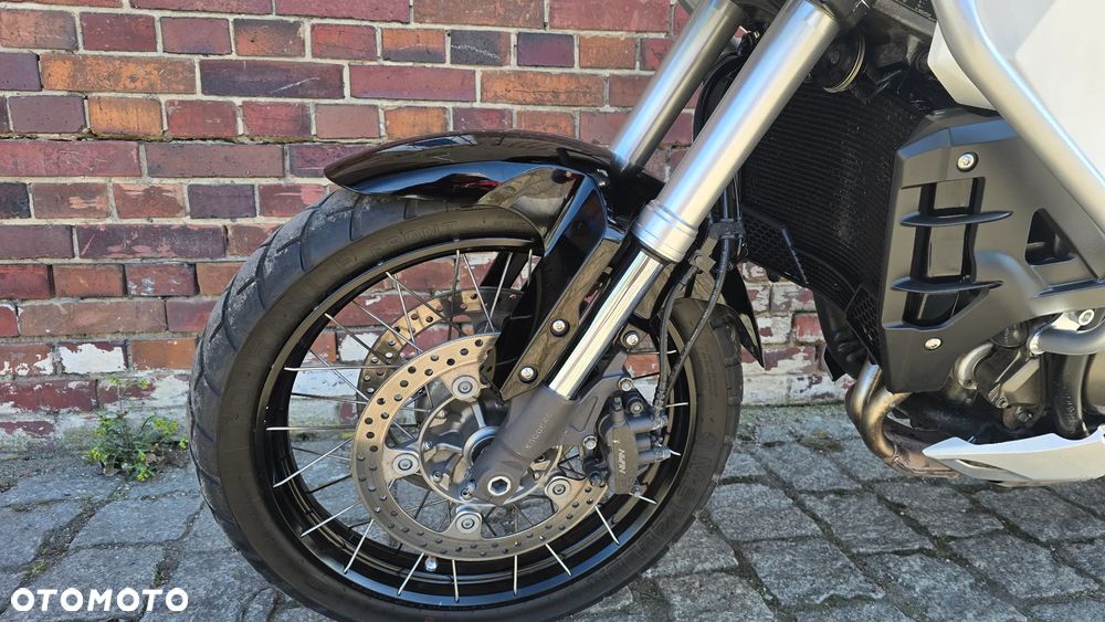 Honda VFR - 12