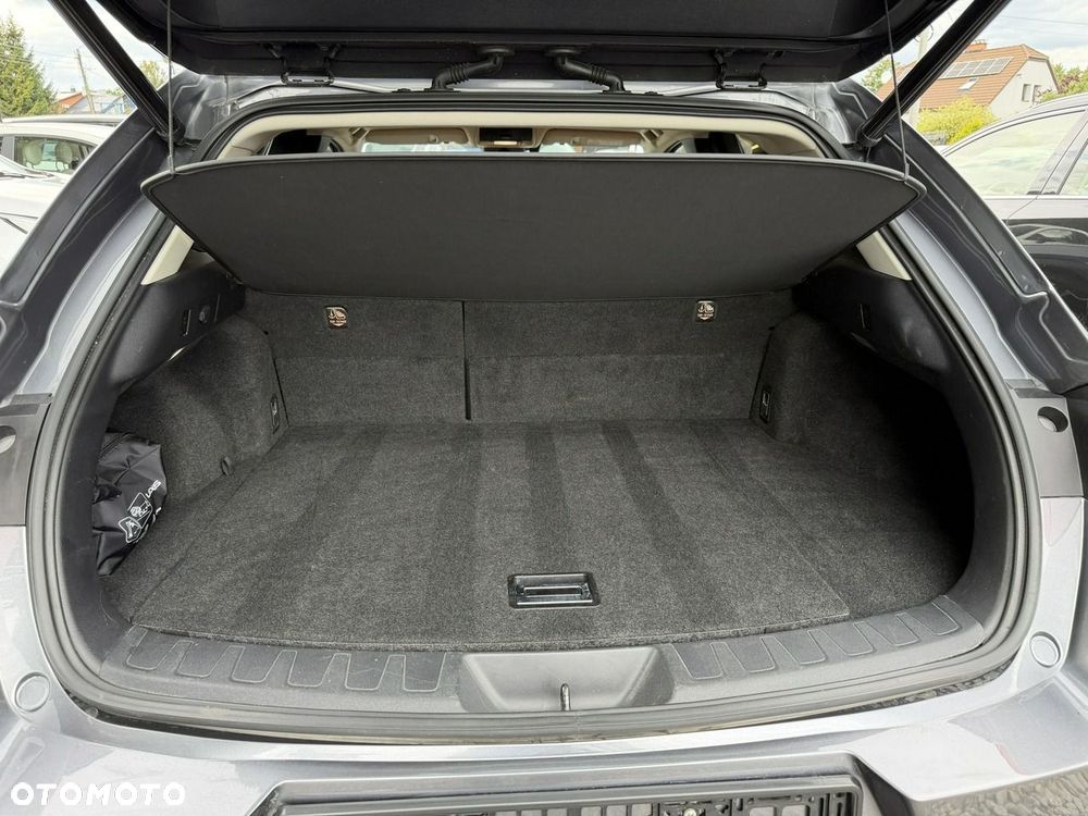 Lexus UX - 12