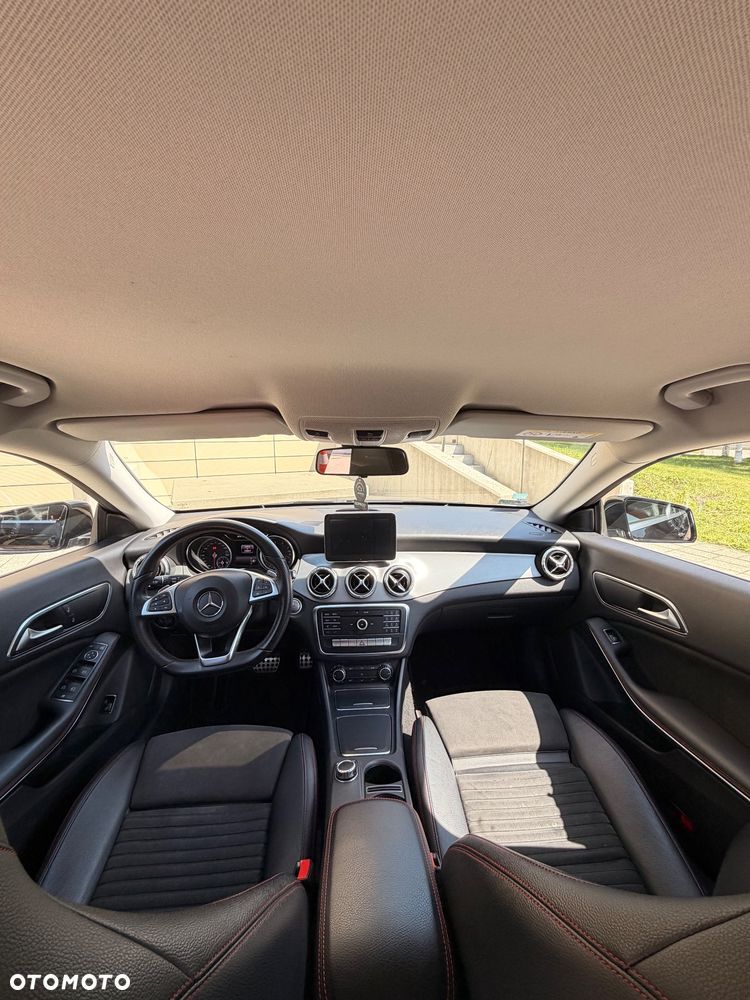 Mercedes-Benz CLA 200 7G-DCT AMG Line - 10