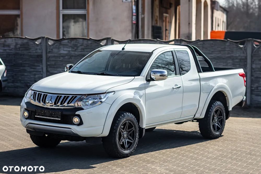 Mitsubishi L200 2.4 d DC Intense + - 4