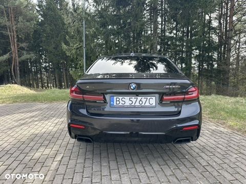 BMW Seria 5 M550i xDrive sport - 14