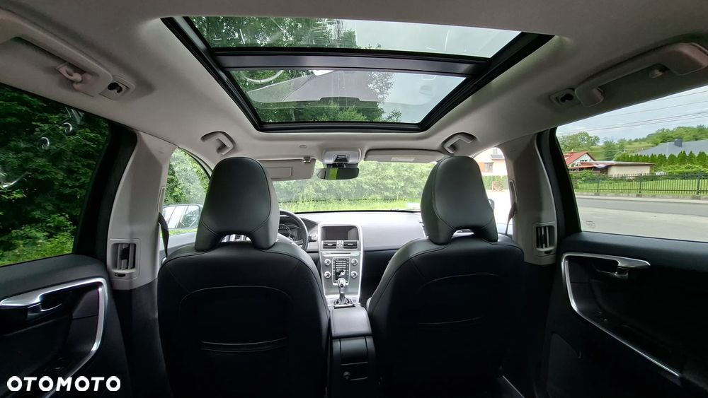 Volvo XC 60 T6 AWD Geartronic Momentum - 17