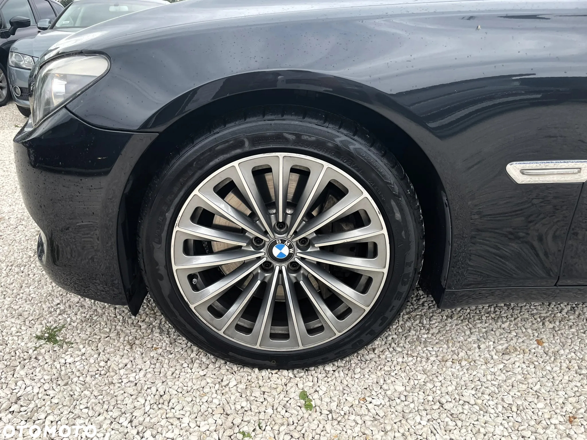 BMW Seria 7 750i - 9
