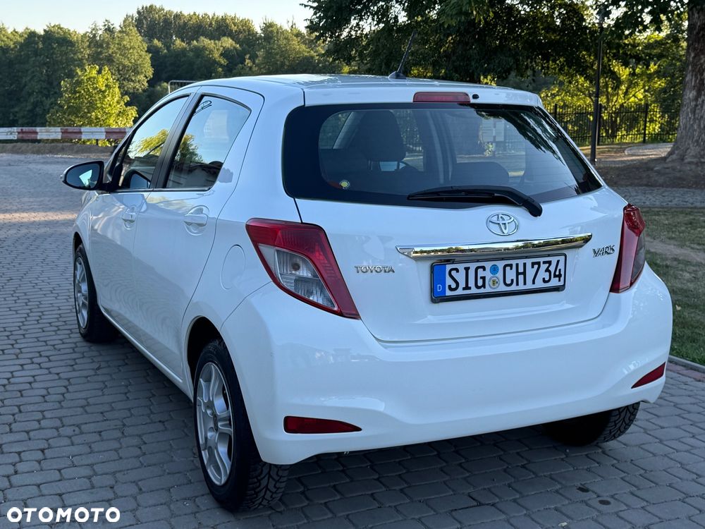 Toyota Yaris - 30