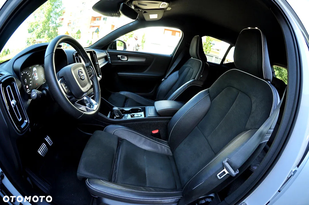 Volvo XC 40 T3 R-Design - 22