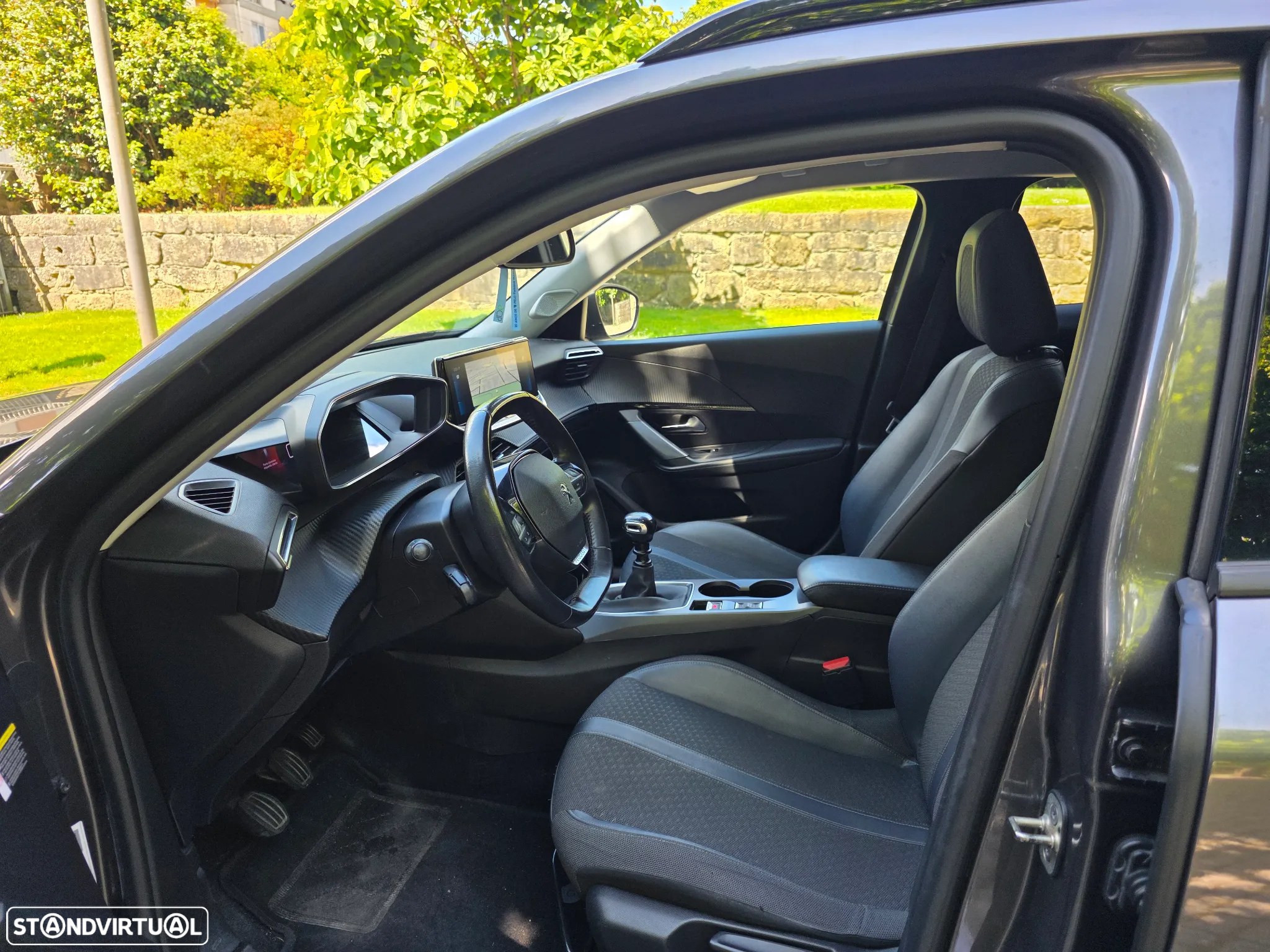 Peugeot 2008 1.2 PureTech Allure - 10