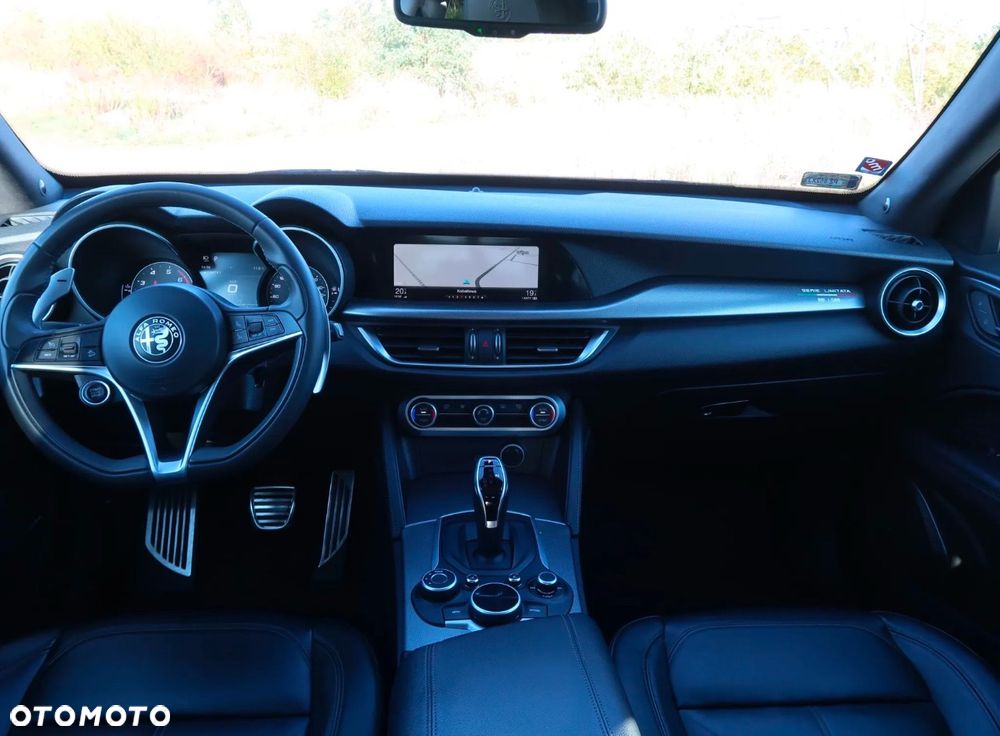 Alfa Romeo Stelvio 2.0 Turbo 16V AT8-Q4 Ti - 11