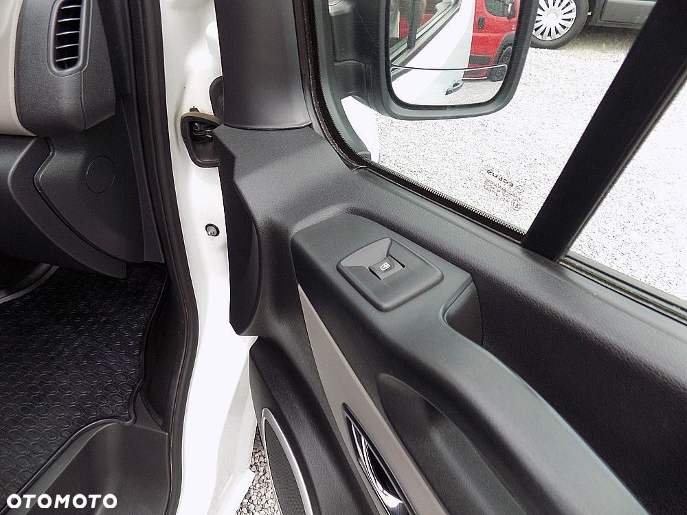 Renault Trafic - 13