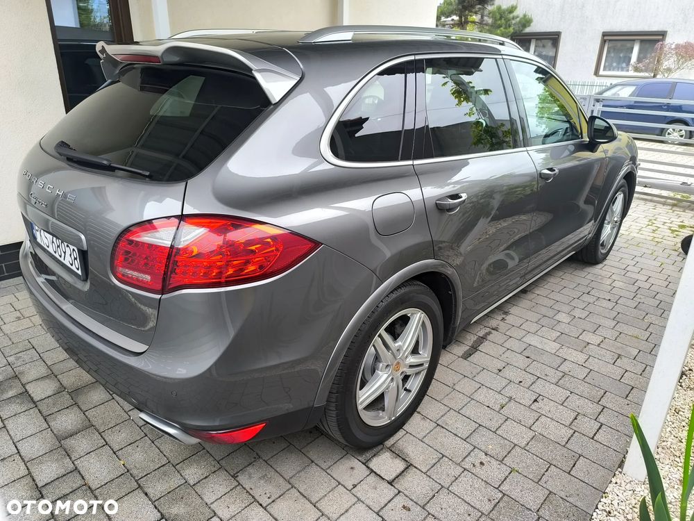 Porsche Cayenne - 2