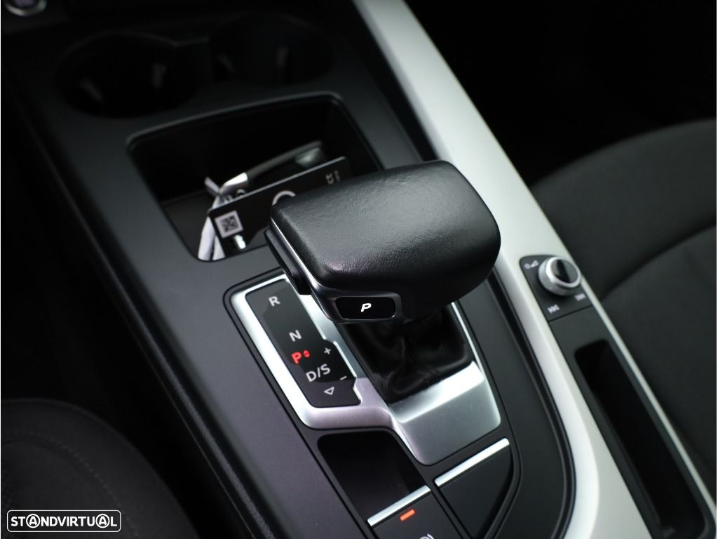 Audi A4 Avant 30 TDI Advanced S tronic - 32