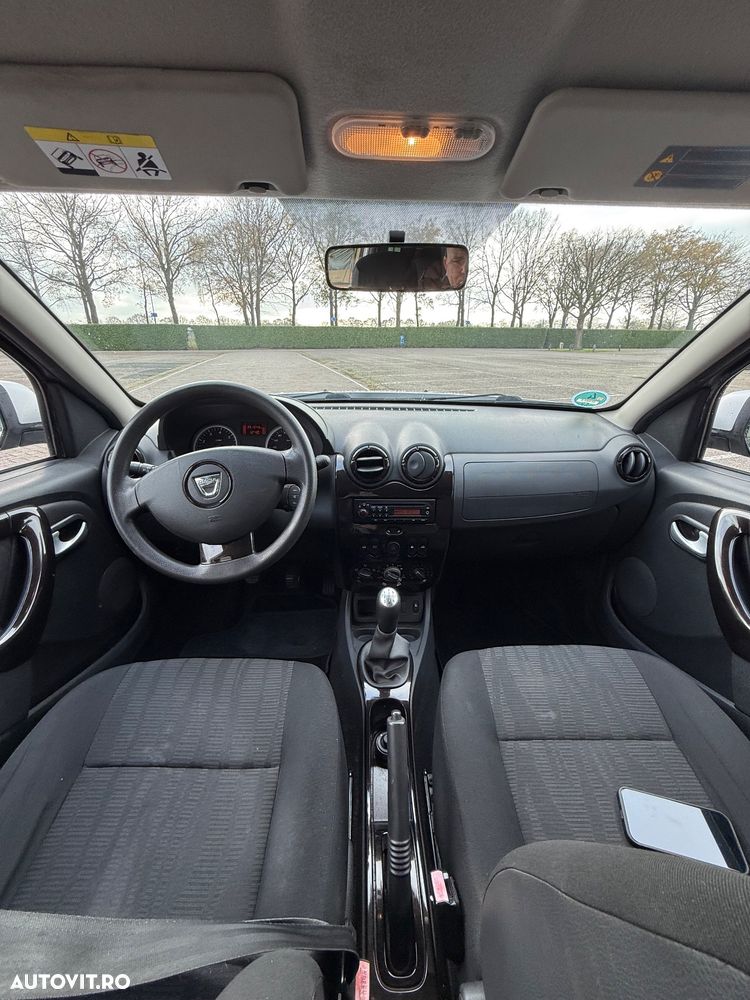 Dacia Duster 1.6 16V 4x2 Prestige - 10