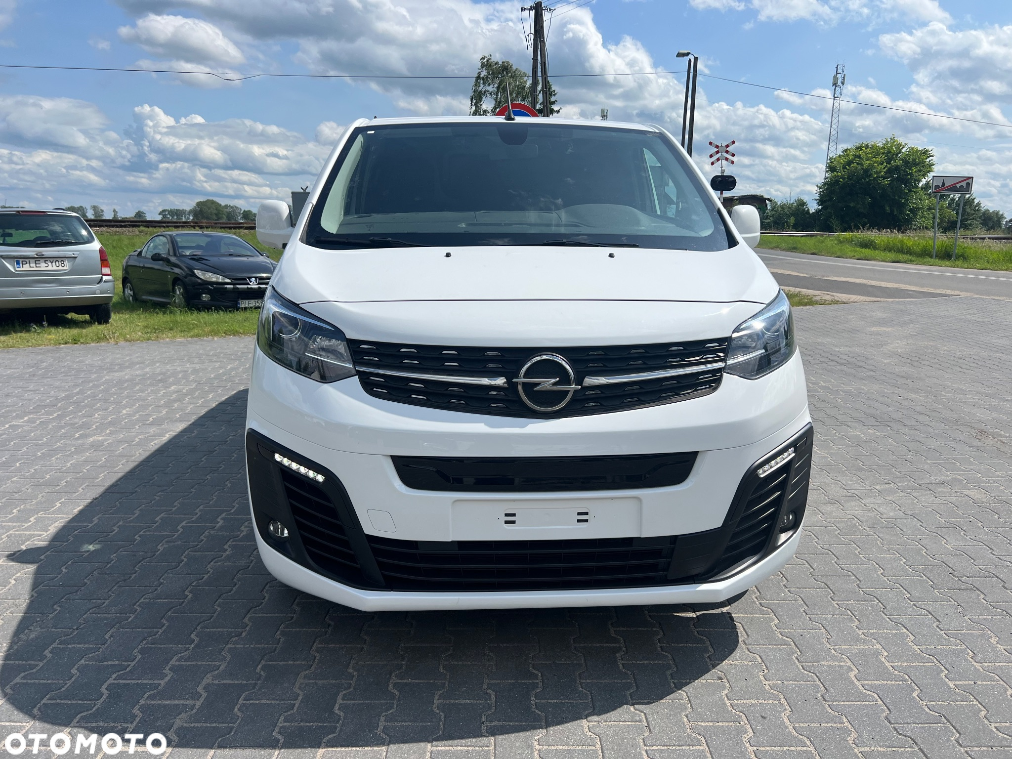 Opel Vivaro - 8