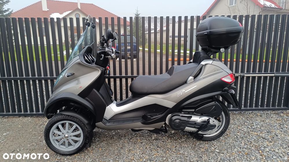 Piaggio MP-3 - 8