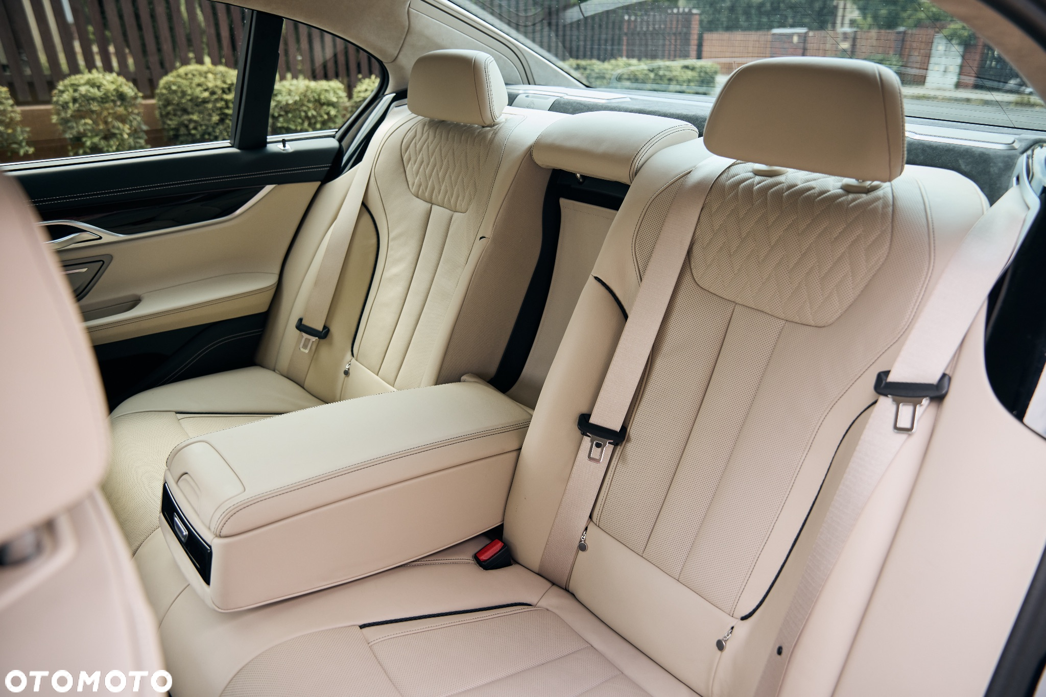 BMW Seria 7 750i xDrive - 30