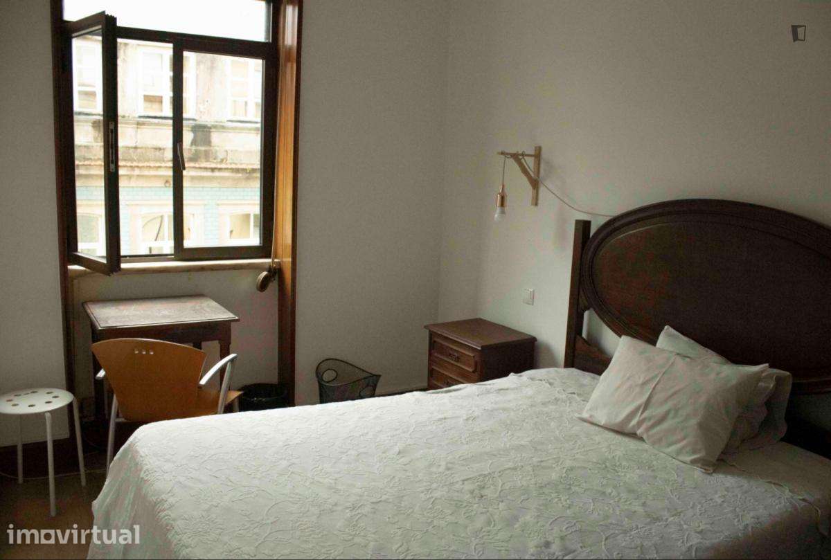 Quarto - localizado em Miragaia Porto - Grande imagem: 3/17