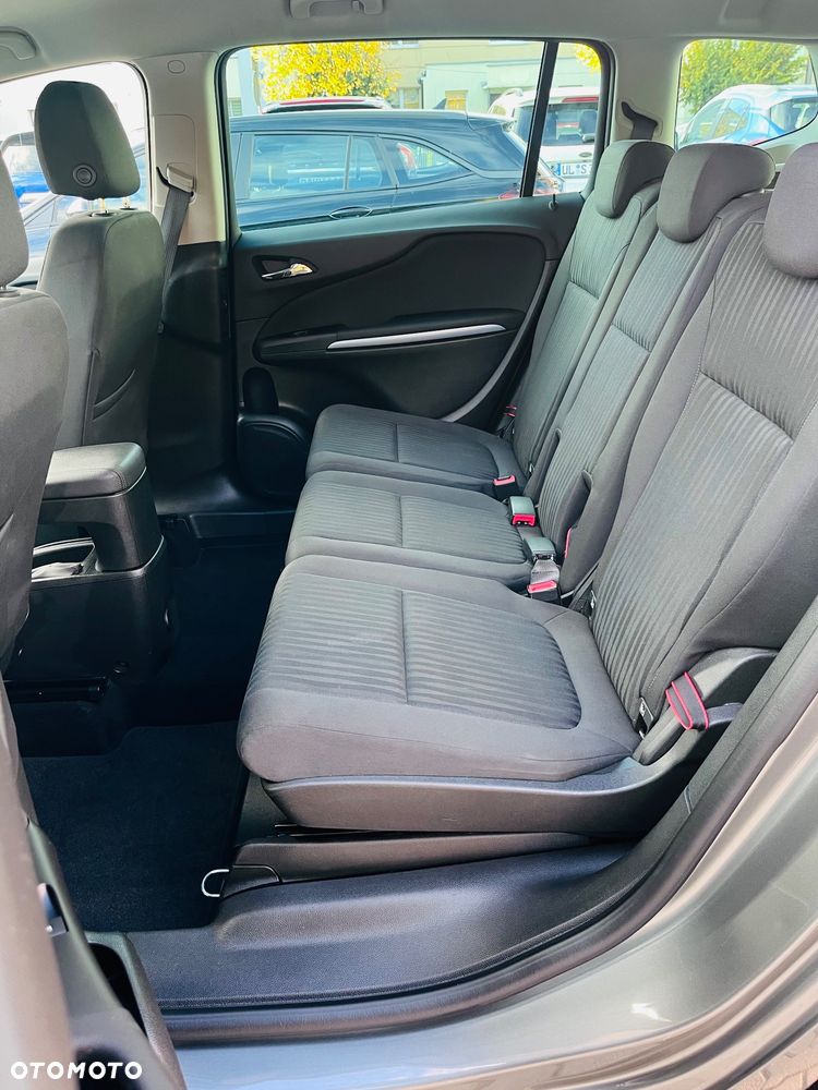 Opel Zafira - 25