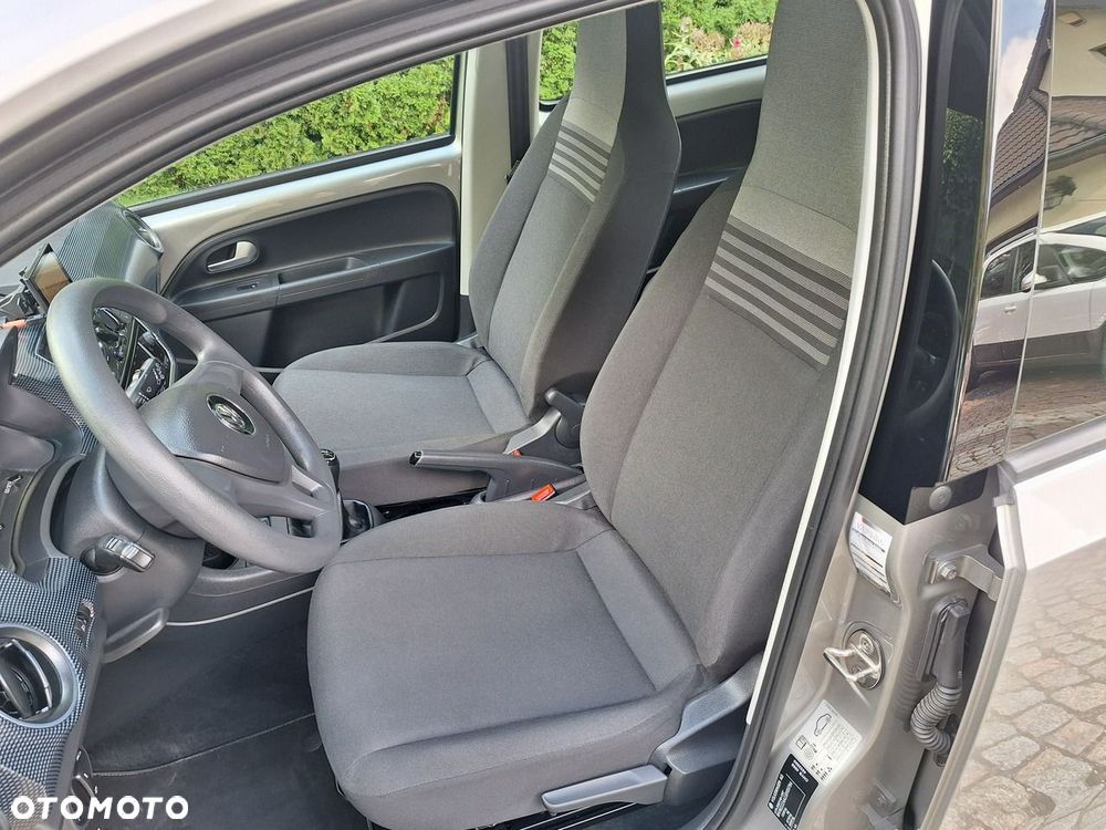 Volkswagen up! (BlueMotion Technology) move - 9