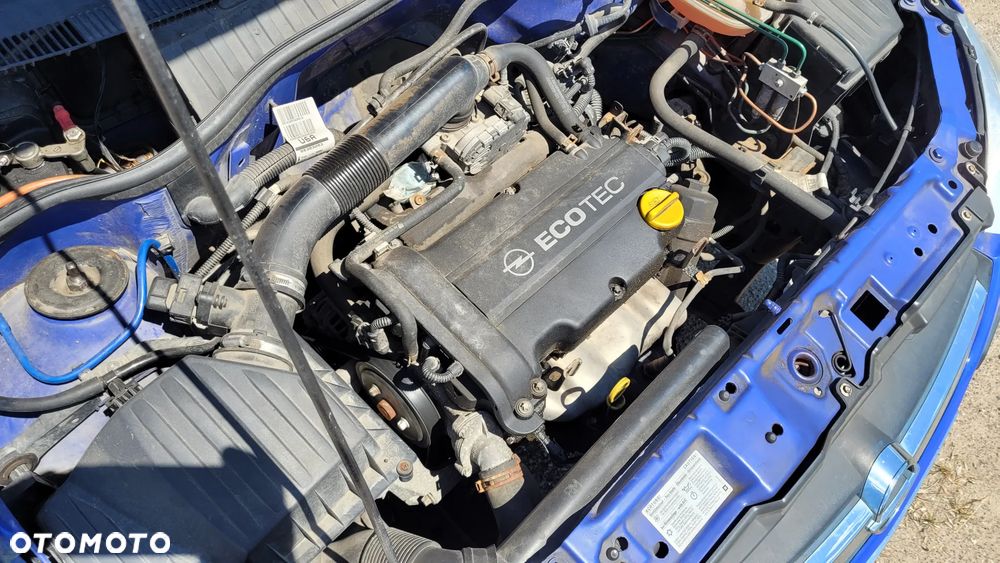 Opel Corsa 1.2 16V Enjoy - 8