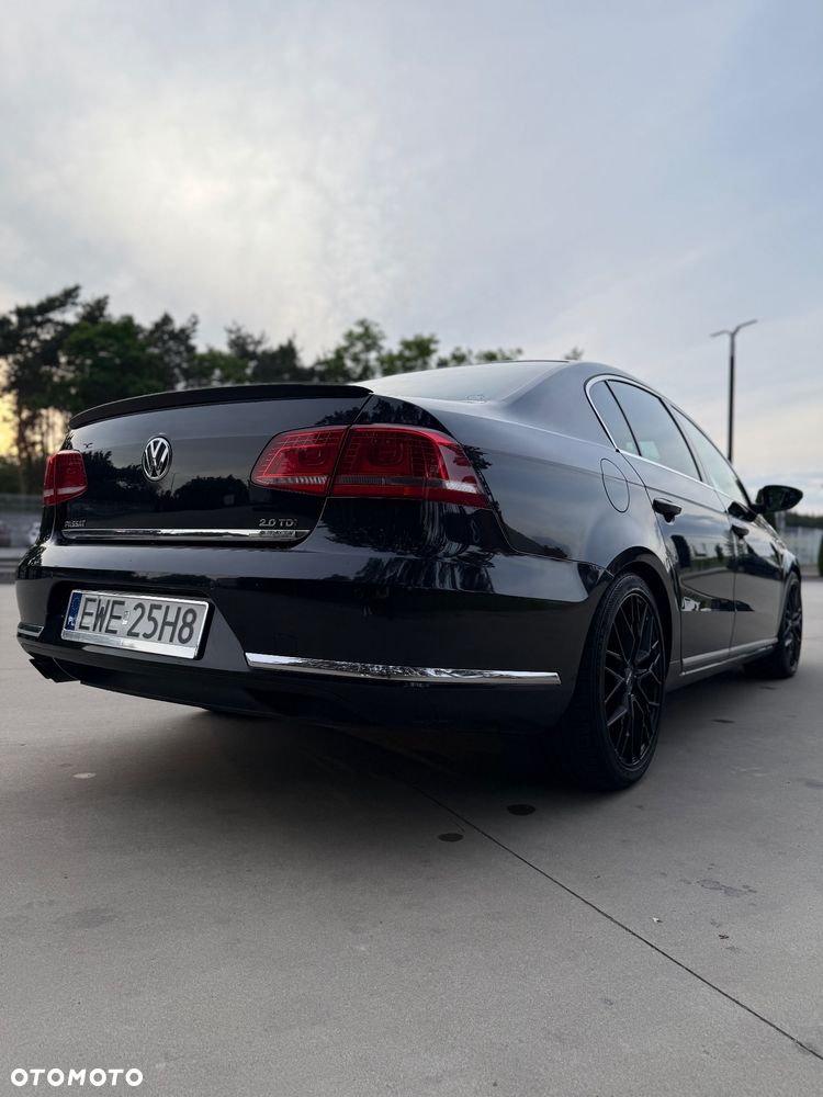 Volkswagen Passat 2.0 TDI Highline DSG - 8