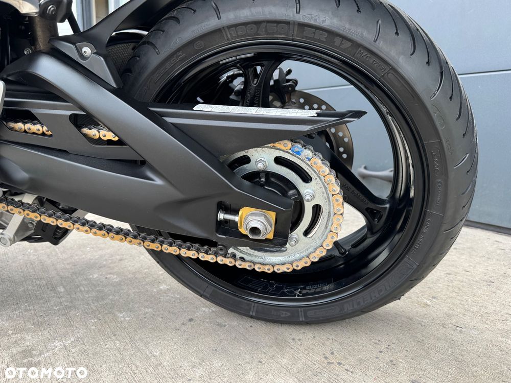 Suzuki GSX - 36