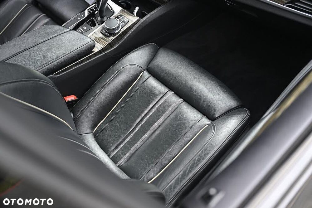 BMW Seria 5 540i xDrive M Sport sport - 11