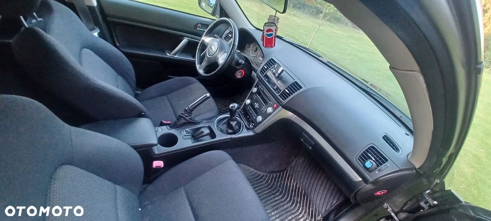 Subaru Legacy 2.0R Trend - 8