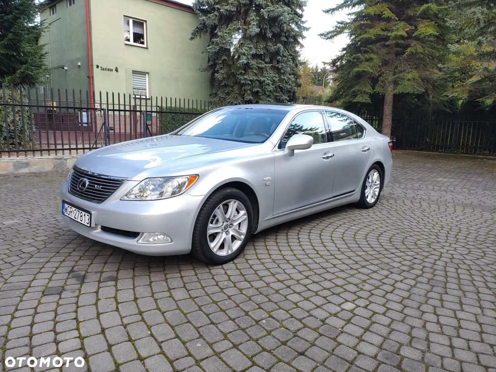 Lexus LS - 1