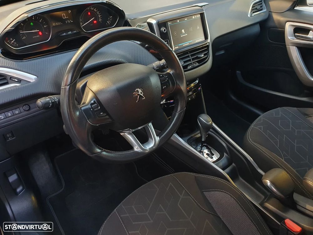 Peugeot 2008 1.2 PureTech Style EAT6 - 3