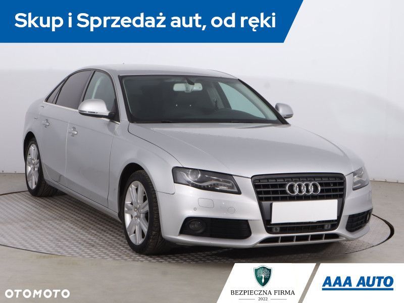 Audi A4 Limousine - 3