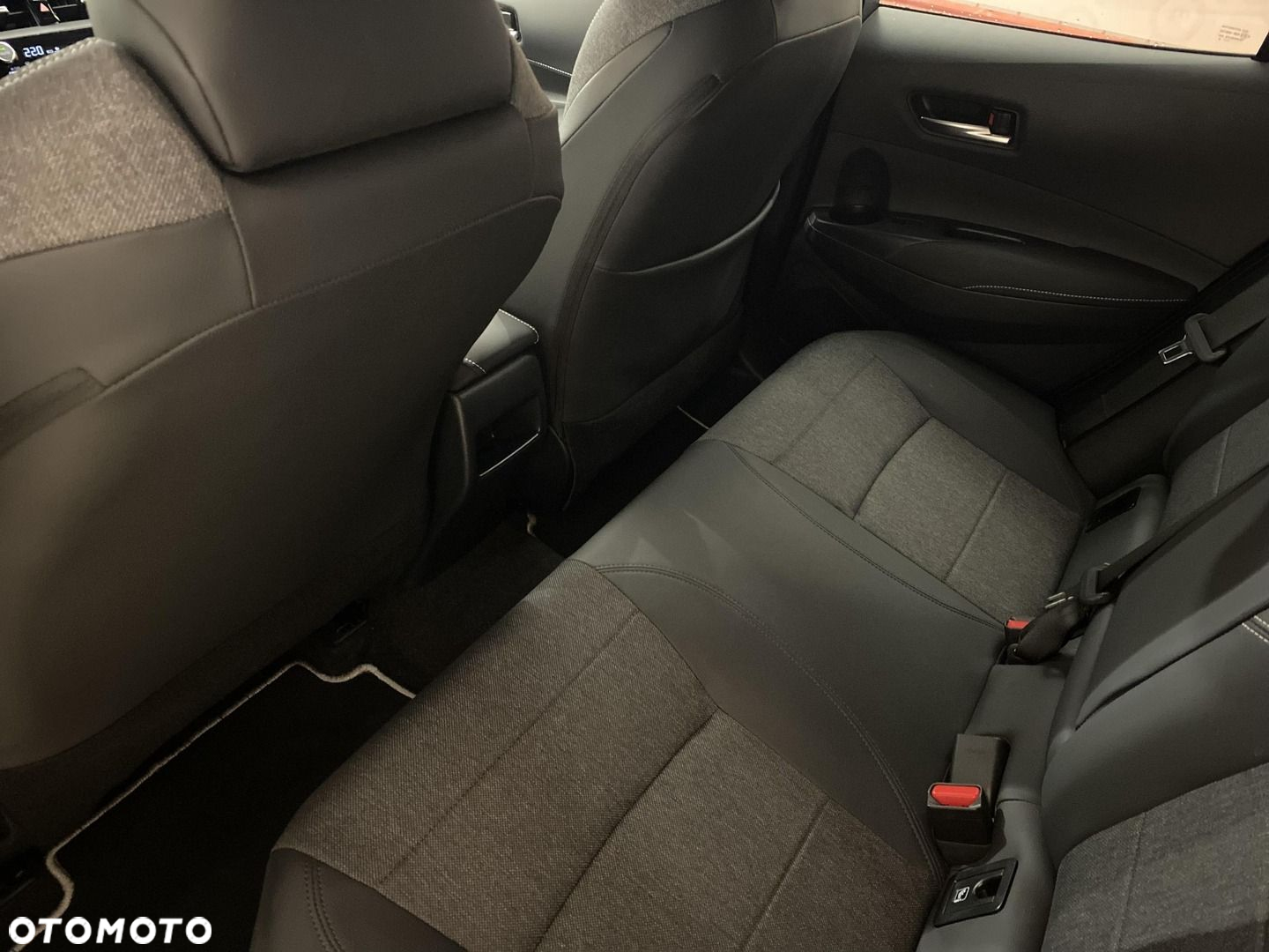 Toyota Corolla - 11