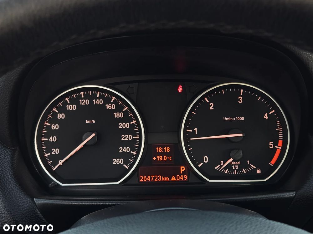 BMW Seria 1 120d DPF - 32